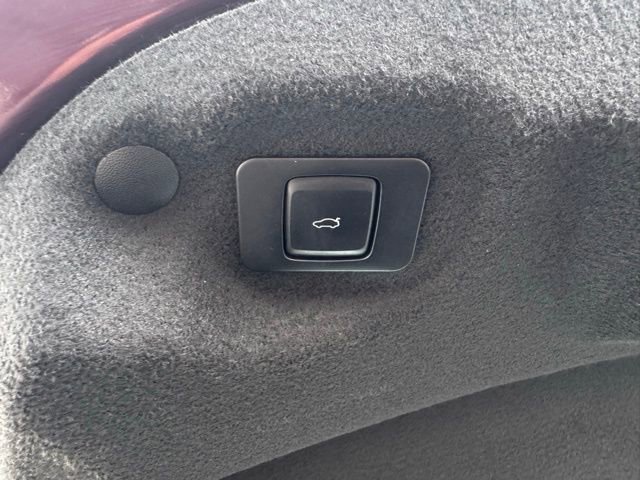 Used 2017 Lincoln MKZ Reserve w/ Technology Package FWD image 11