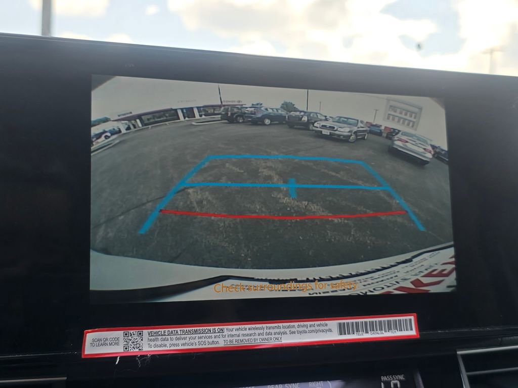Used 2025 Toyota Sienna XLE image 6