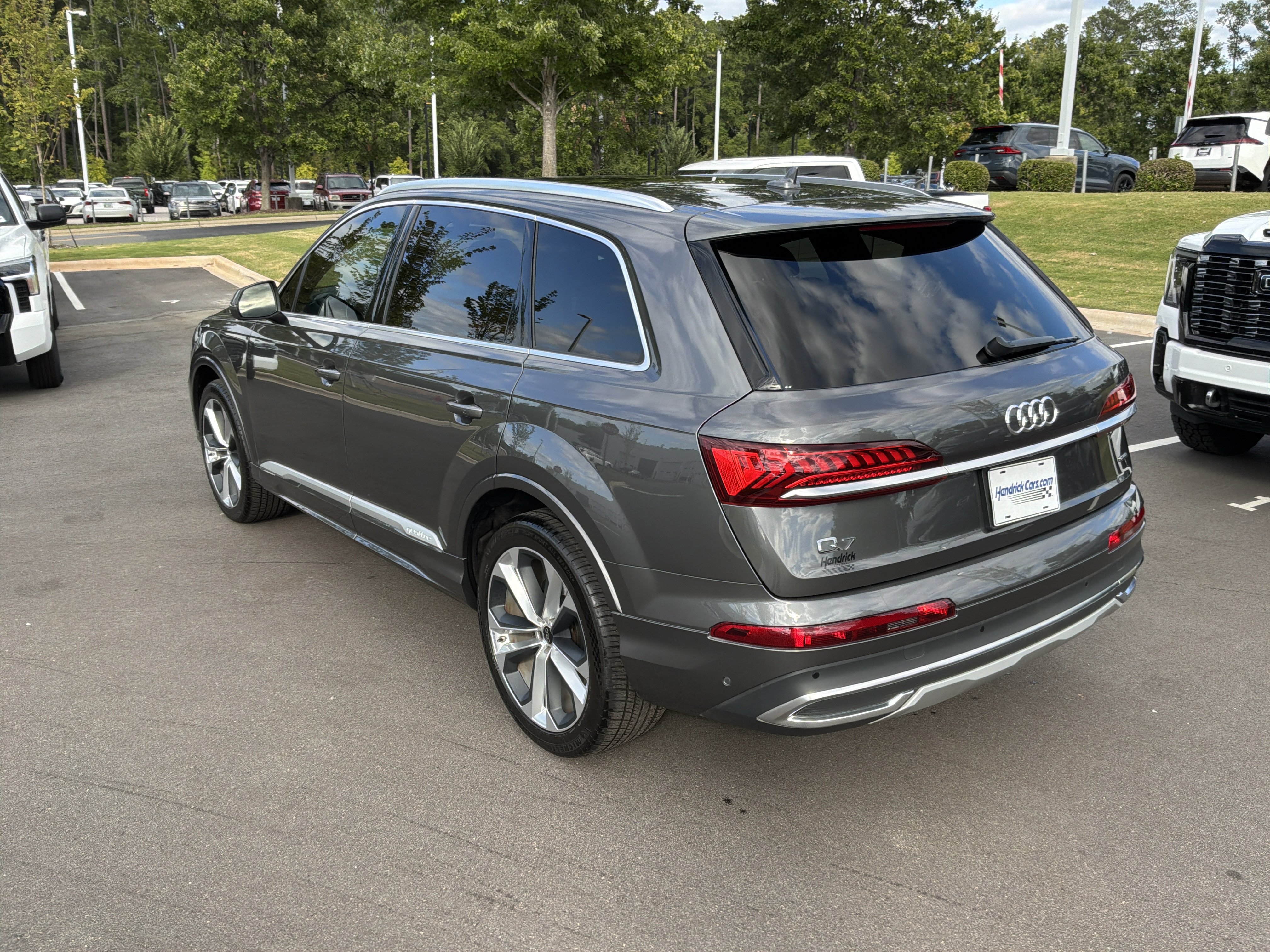 Used 2022 Audi Q7 3.0T Premium Plus w/ Premium Plus Package AWD/4WD image 8