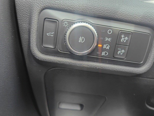 Used 2020 Ford Explorer XLT w/ Equipment Group 202A image 23