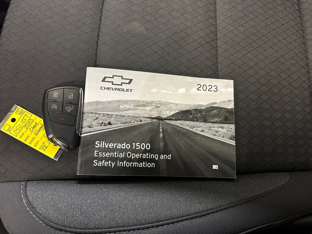 Used 2023 Chevrolet Silverado 1500 LT image 17