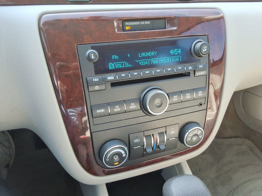 Used 2010 Chevrolet Impala LS FWD image 29