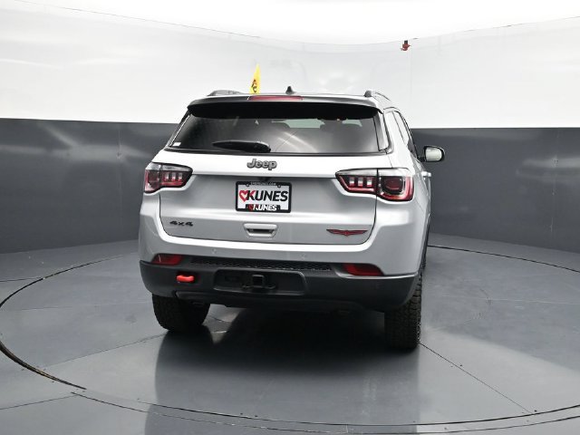 New 2026 Jeep Compass Trailhawk w/ Sun, Sound & Navigation Group AWD/4WD image 8