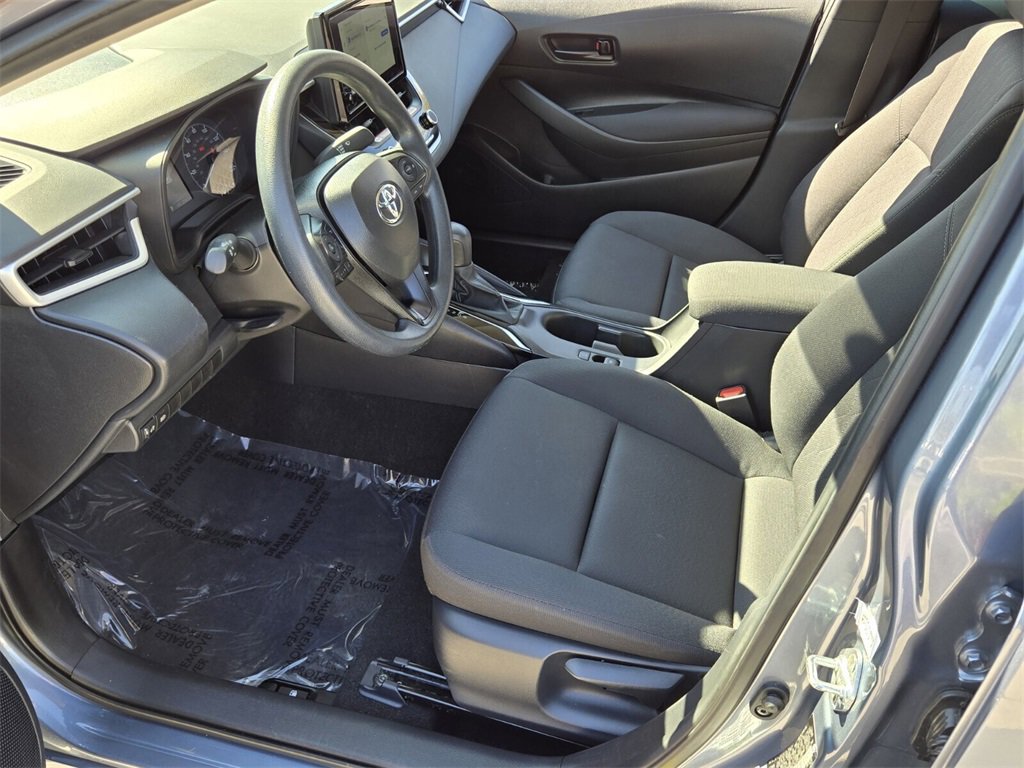 Used 2025 Toyota Corolla LE image 10
