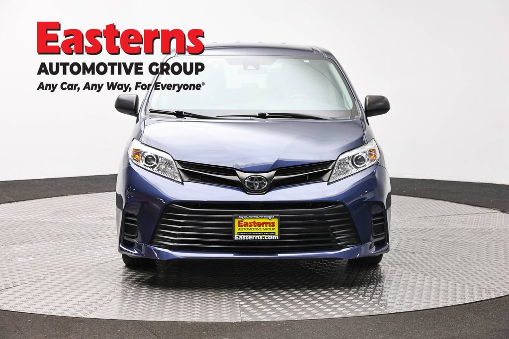 Used 2020 Toyota Sienna L FWD image 2