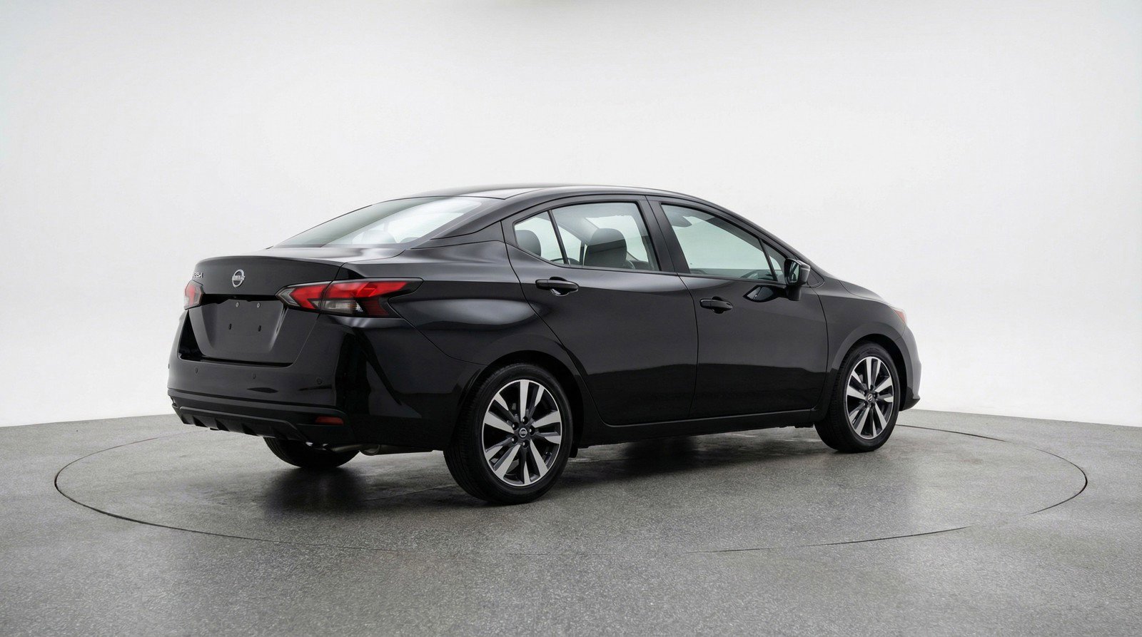 Used 2025 Nissan Versa SV image 9