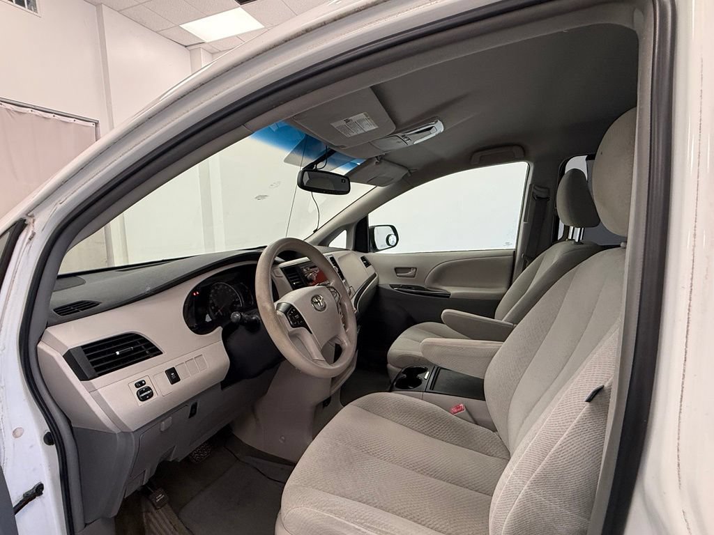 Used 2014 Toyota Sienna LE FWD image 8