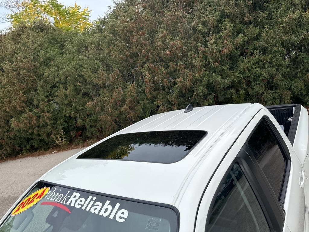 Used 2024 Nissan Frontier SL w/ Technology Package image 11