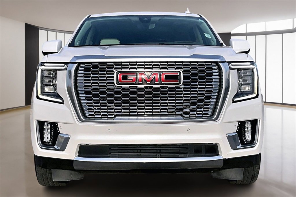Used 2021 GMC Yukon XL Denali w/ Denali Ultimate Package image 3