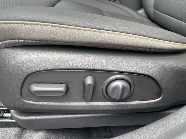 New 2026 Chevrolet Trax ACTIV w/ Sunroof Package FWD image 12