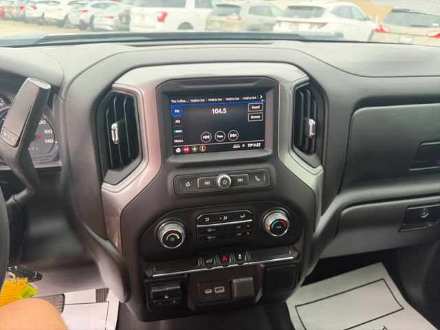 Used 2022 Chevrolet Silverado 2500 Custom w/ Custom Value Package AWD/4WD image 17