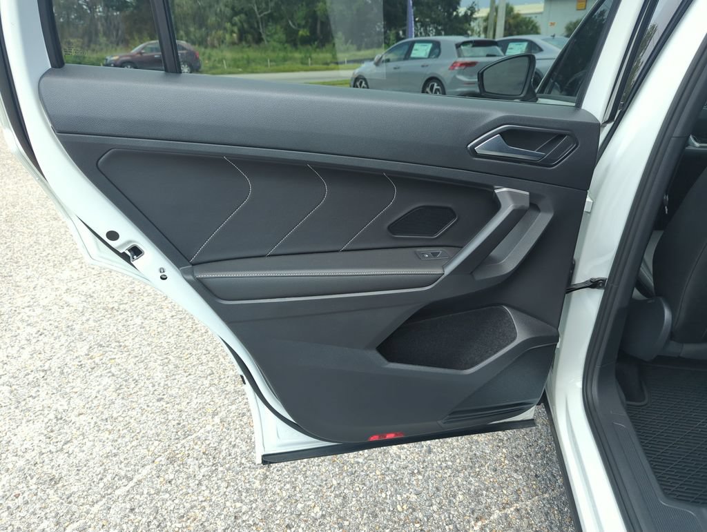 Certified 2023 Volkswagen Tiguan SE R-Line FWD image 29