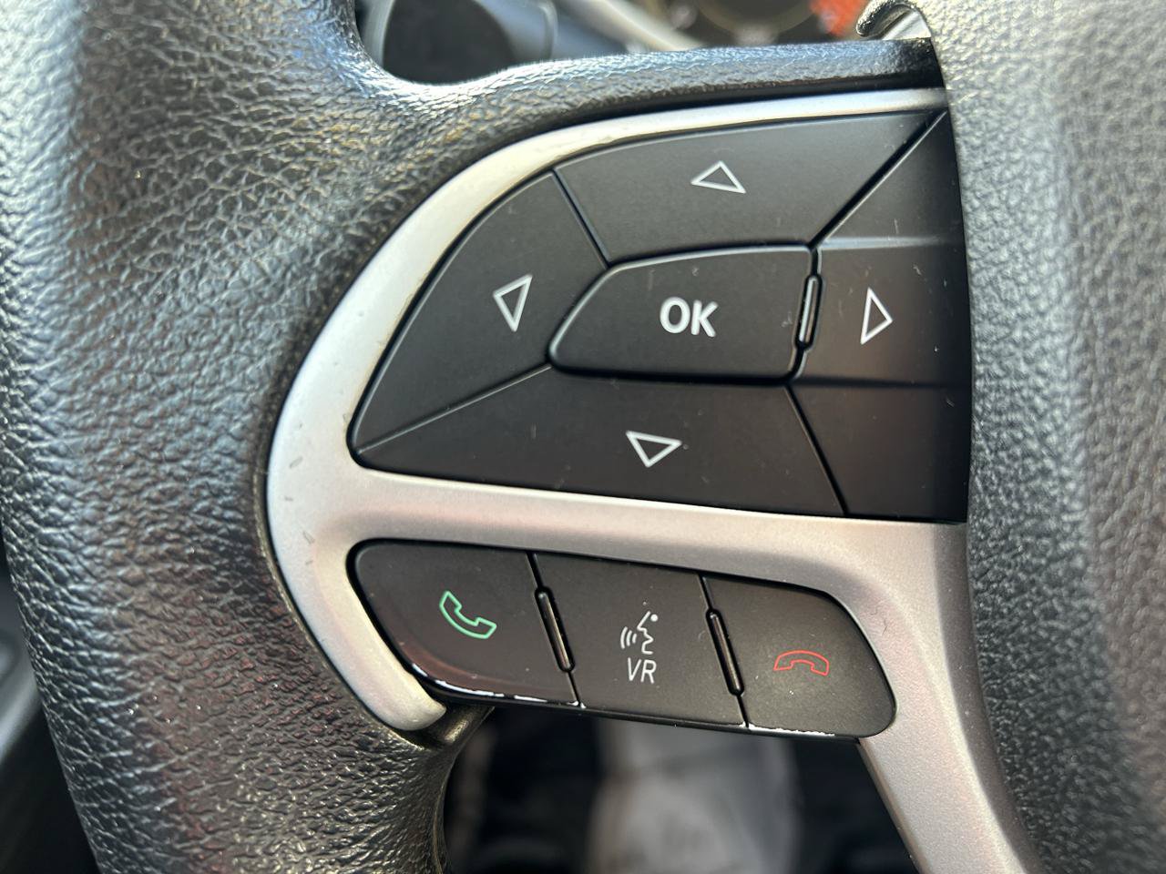 Used 2014 Jeep Cherokee Sport w/ Trailer Tow Group AWD/4WD image 18