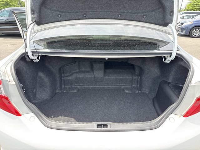 Used 2013 Toyota Camry XLE w/ Leather Pkg FWD image 12