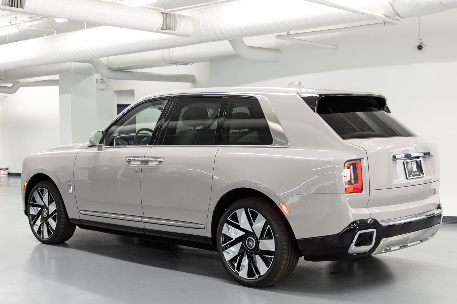 New 2027 Rolls-Royce Cullinan AWD/4WD image 4