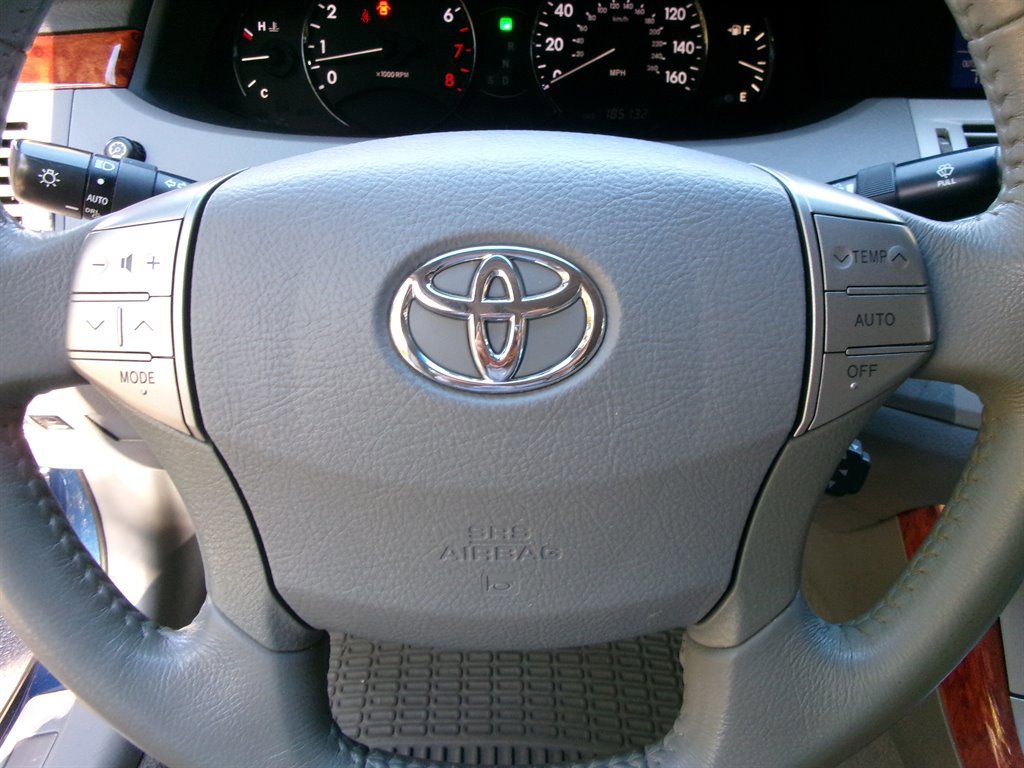 Used 2006 Toyota Avalon Limited image 37