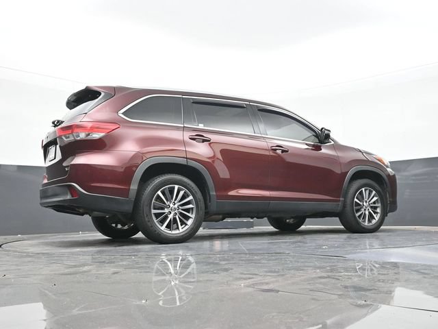 Used 2019 Toyota Highlander XLE FWD image 50