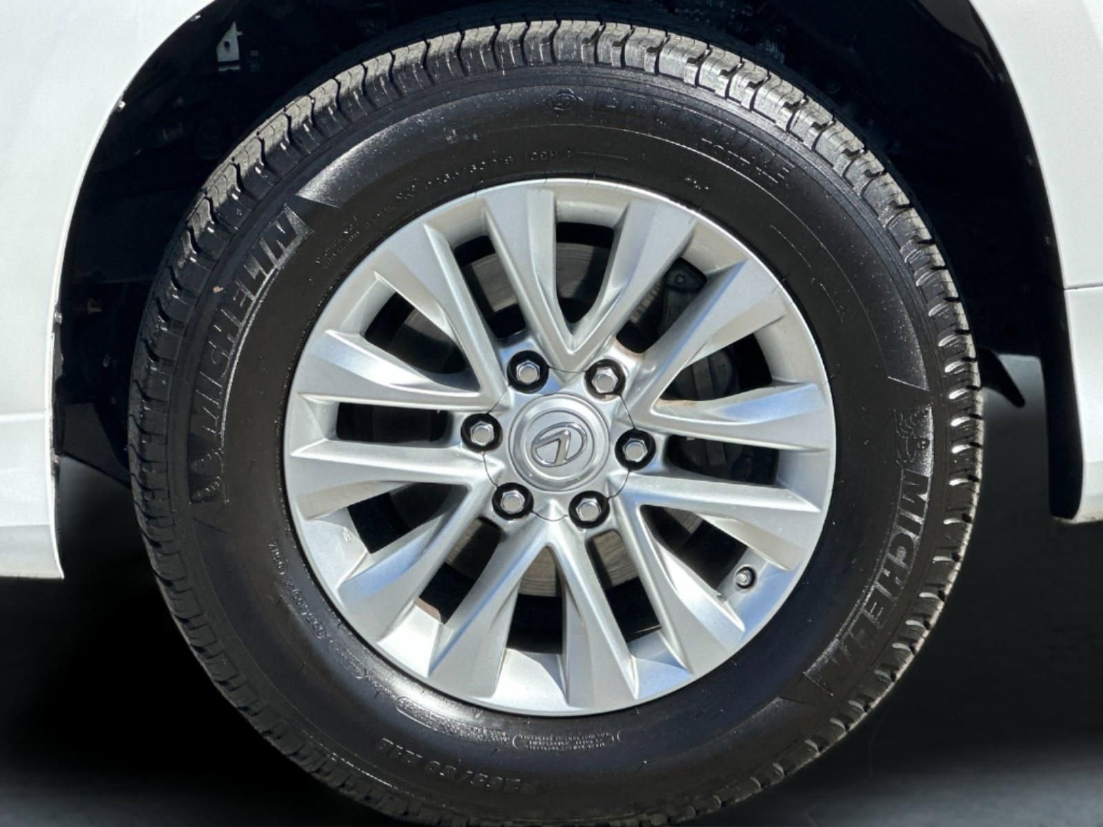 Used 2017 Lexus GX 460 Premium w/ Premium Package image 26