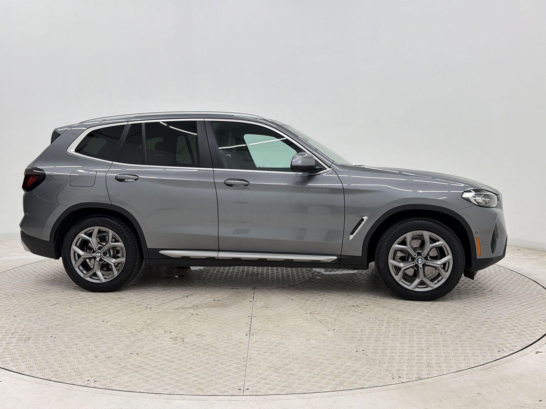 Certified 2023 BMW X3 xDrive30i w/ Premium Package image 8