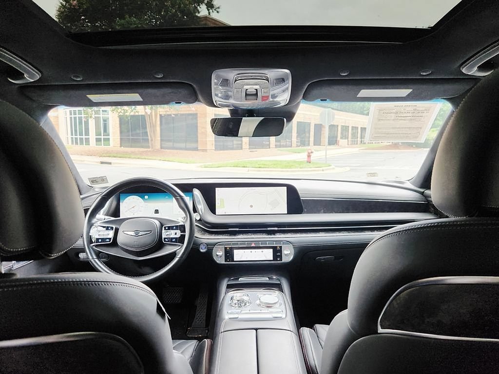 Used 2024 Genesis G90 3.5T AWD/4WD image 37