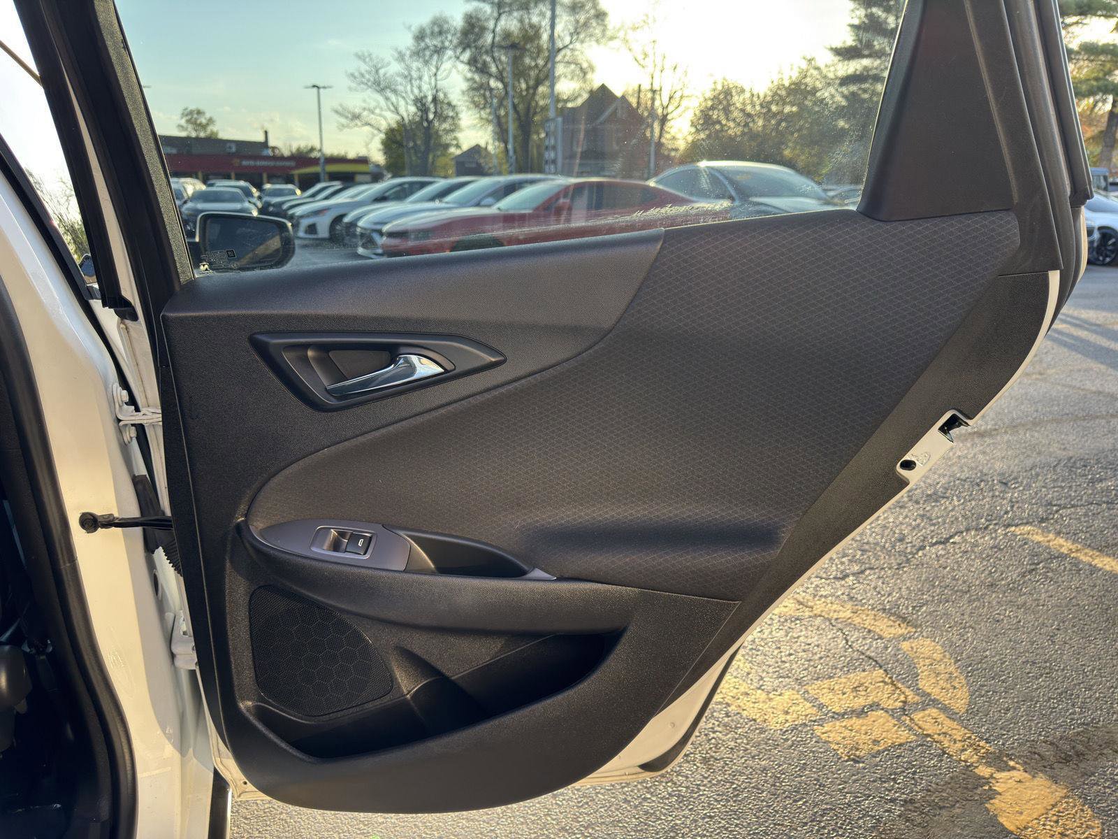 Used 2022 Chevrolet Malibu LT FWD image 37