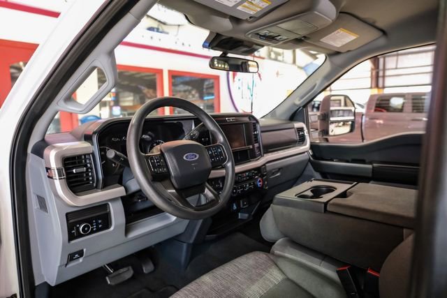 Used 2025 Ford F350 XLT AWD/4WD image 5