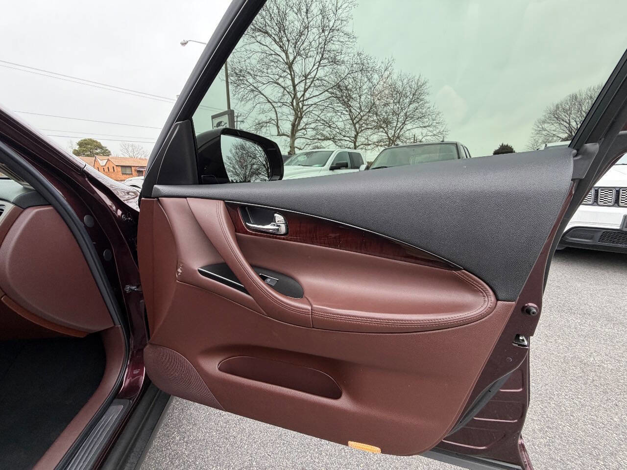 Used 2017 INFINITI QX50 AWD w/ Premium Plus Package image 39