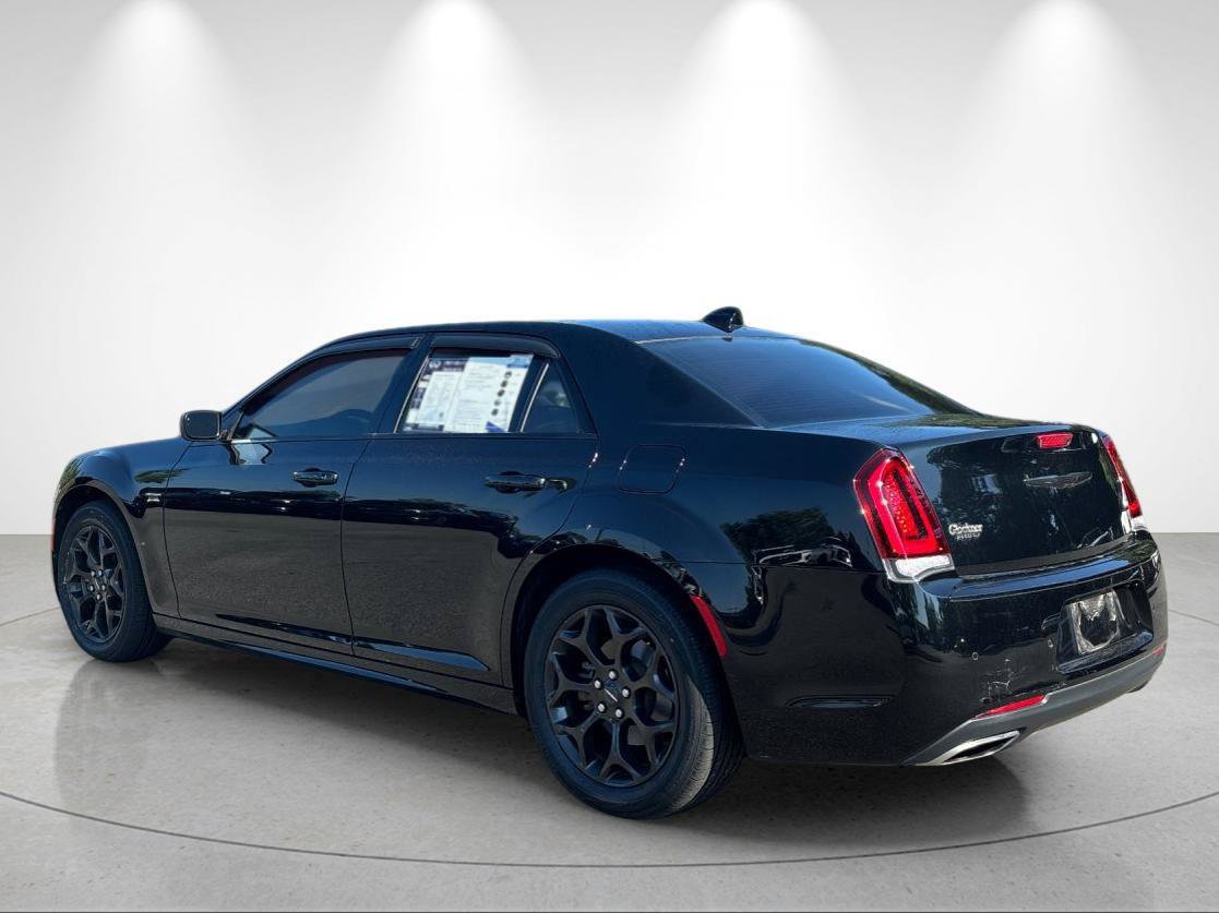 Used 2022 Chrysler 300 Touring L w/ Safetytec Plus Group AWD/4WD image 3