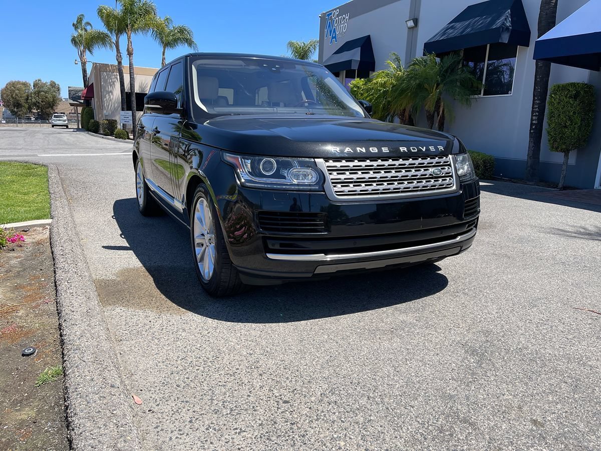 Used 2017 Land Rover Range Rover HSE AWD/4WD image 3