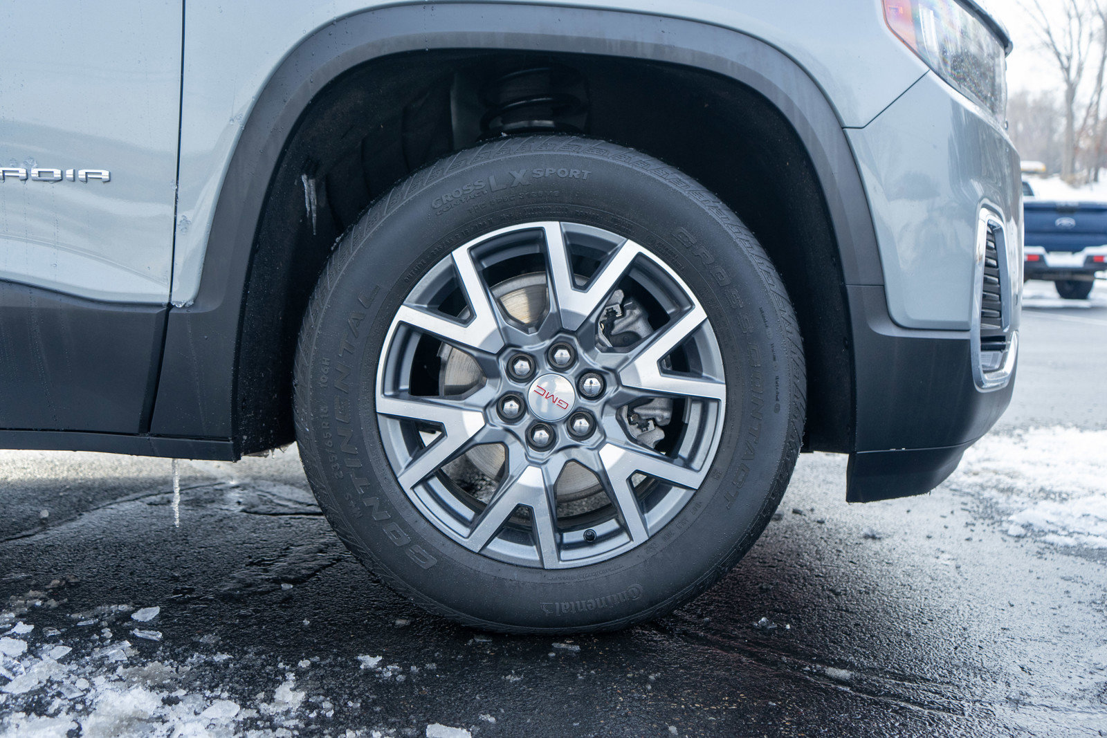 Used 2023 GMC Acadia SLT w/ Preferred Package image 11