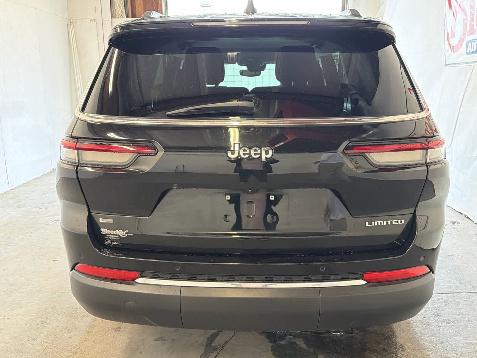 Used 2022 Jeep Grand Cherokee L Limited RWD image 6