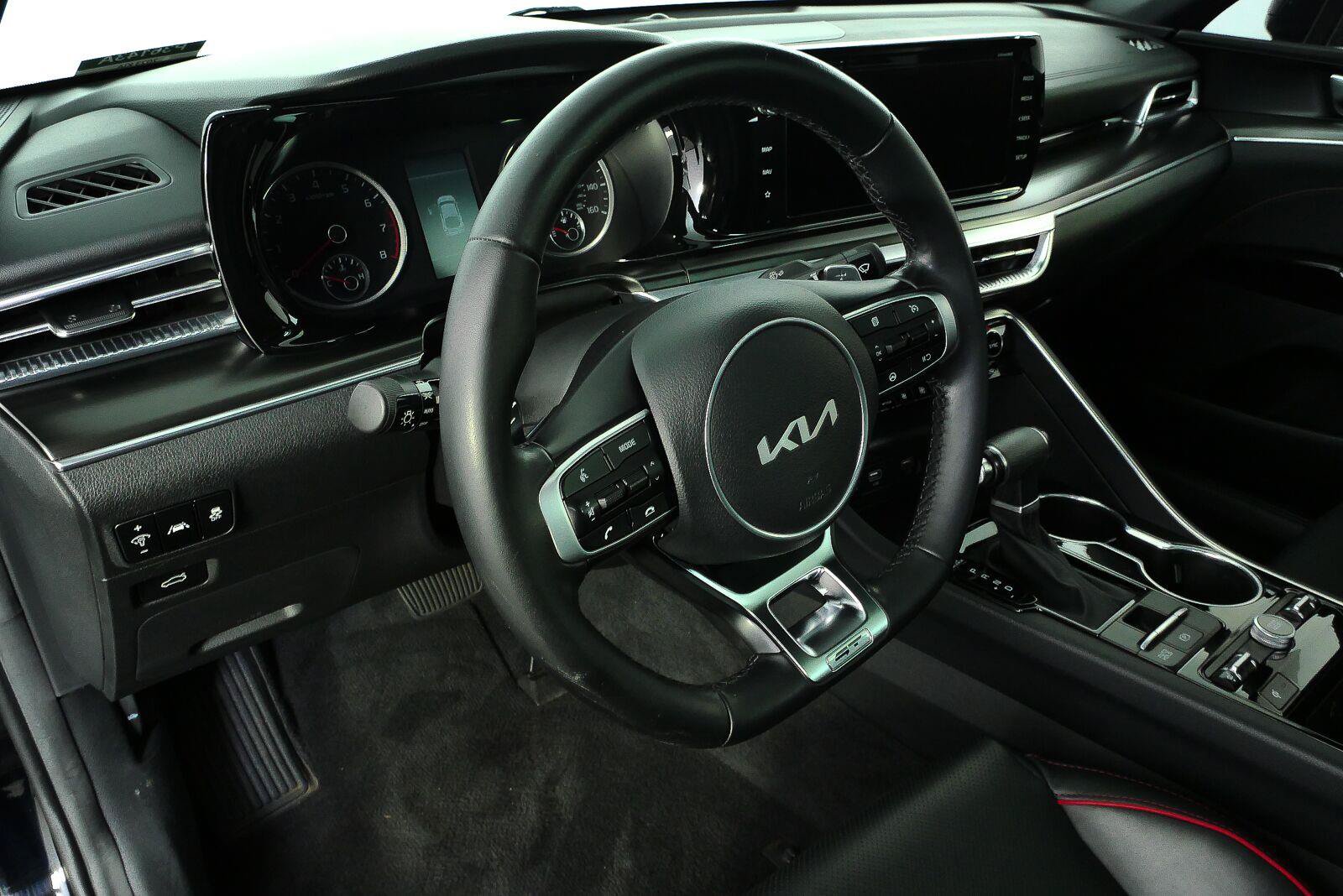 Used 2023 Kia K5 GT FWD image 4