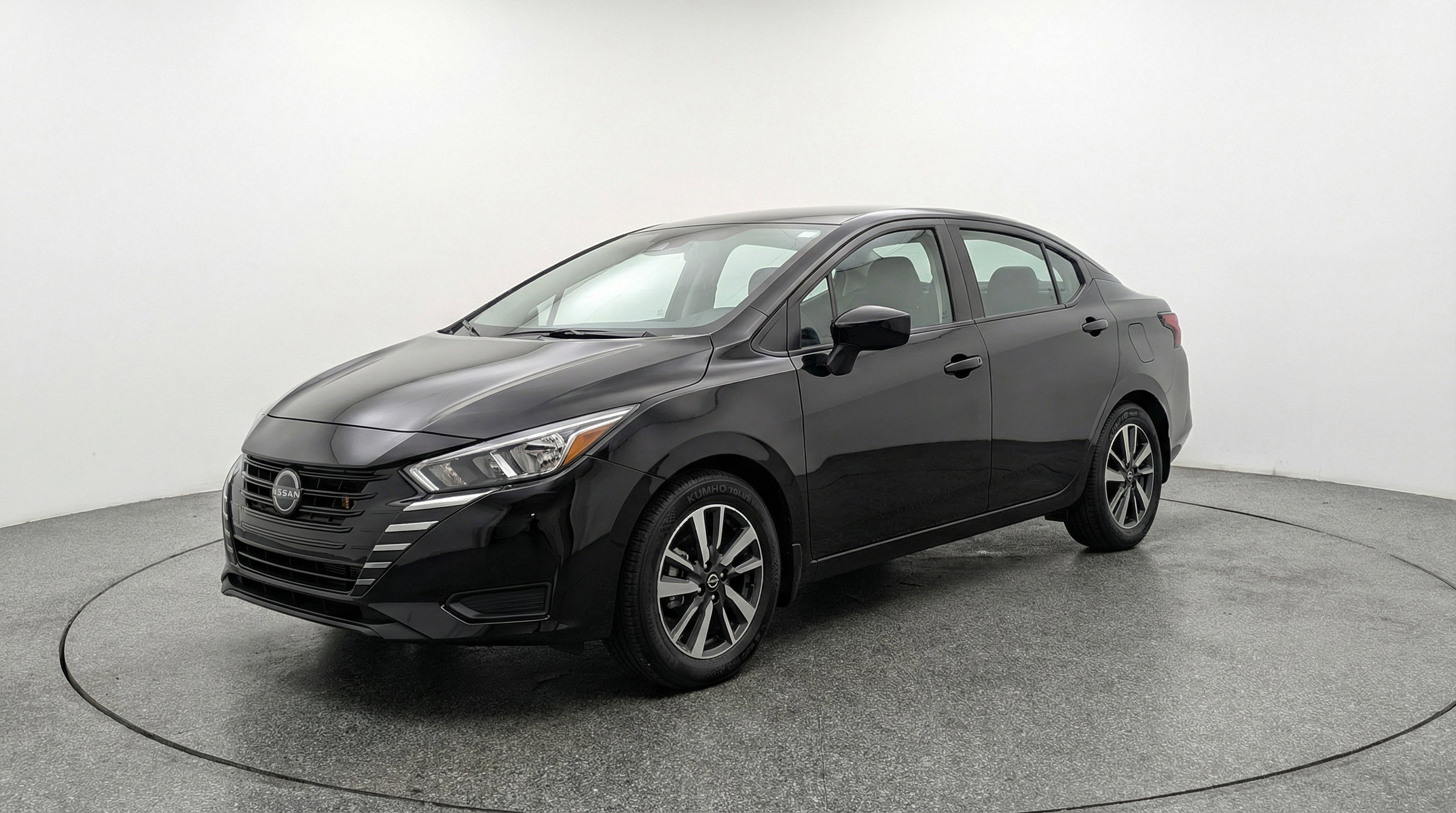 Used 2025 Nissan Versa SV FWD image 3