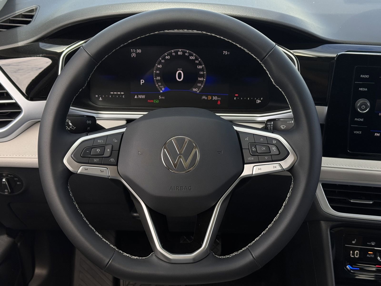 New 2026 Volkswagen Taos SE image 14