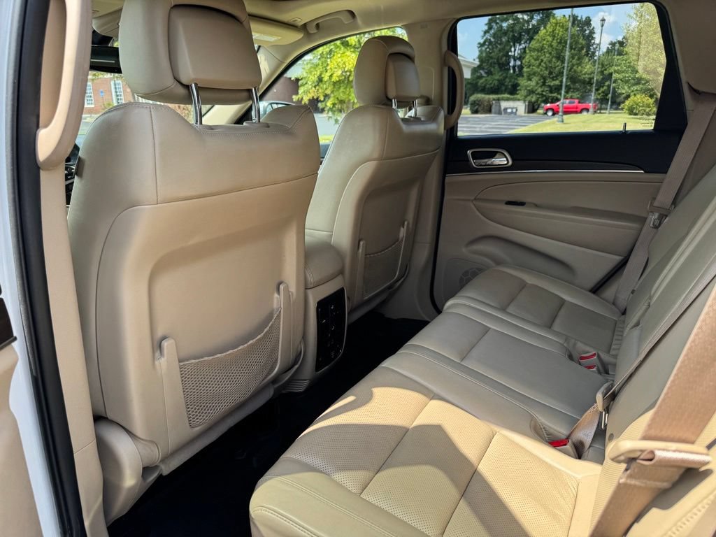 Used 2017 Jeep Grand Cherokee Limited w/ Luxury Group II AWD/4WD image 14