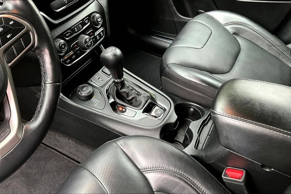 Used 2020 Jeep Cherokee Limited AWD/4WD image 18