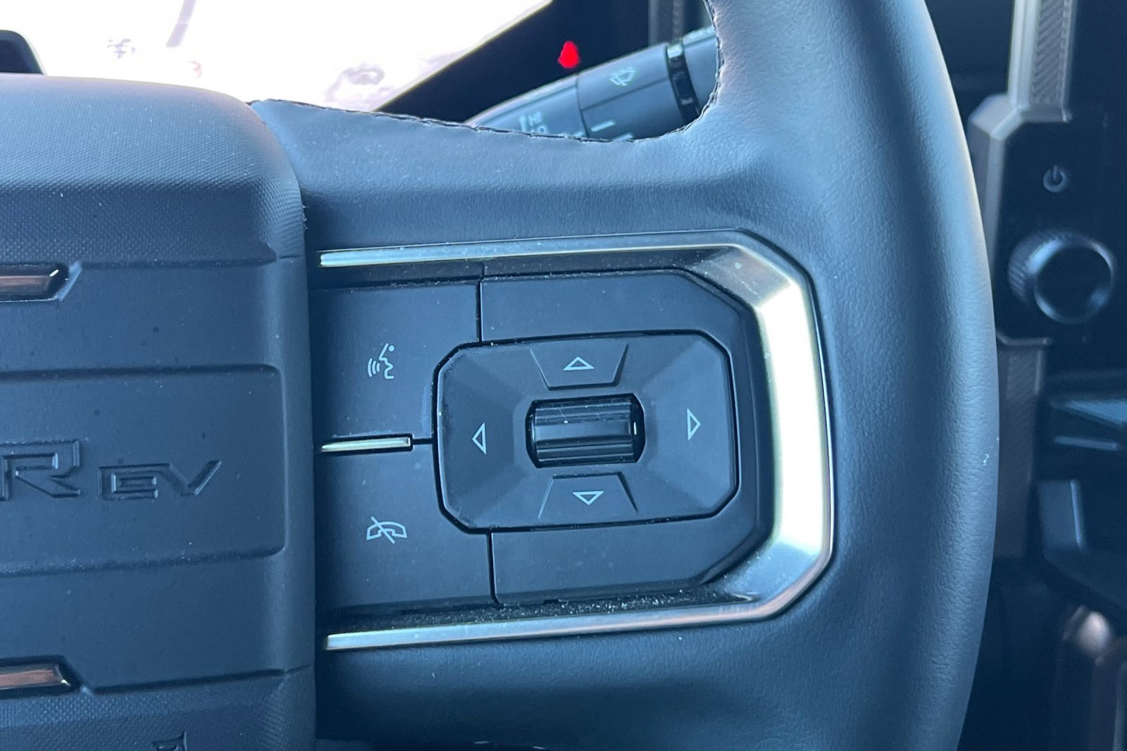 Used 2025 GMC Hummer EV 2X w/ Extreme Off-Road Package image 38