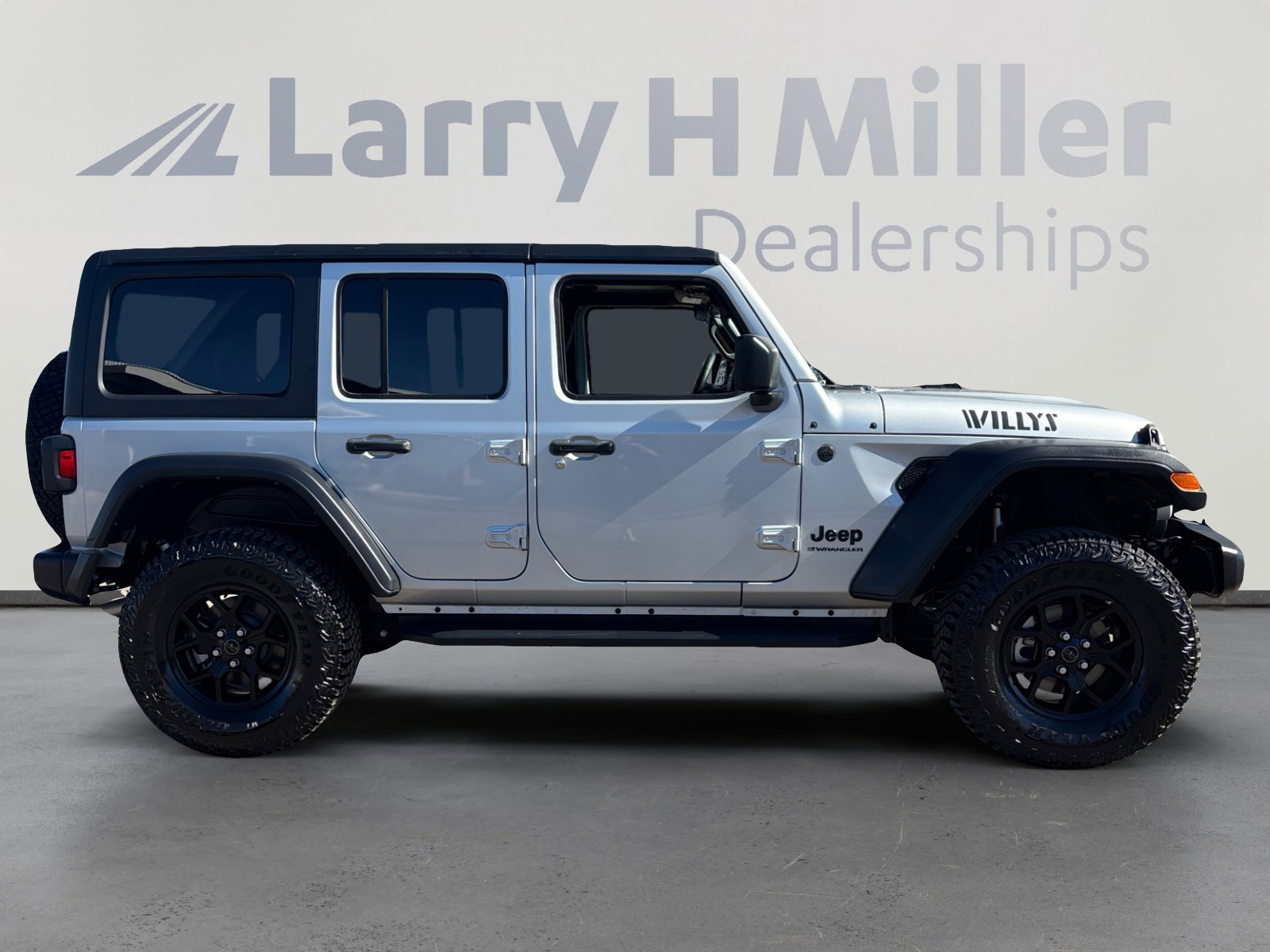 Used 2024 Jeep Wrangler Willys image 6