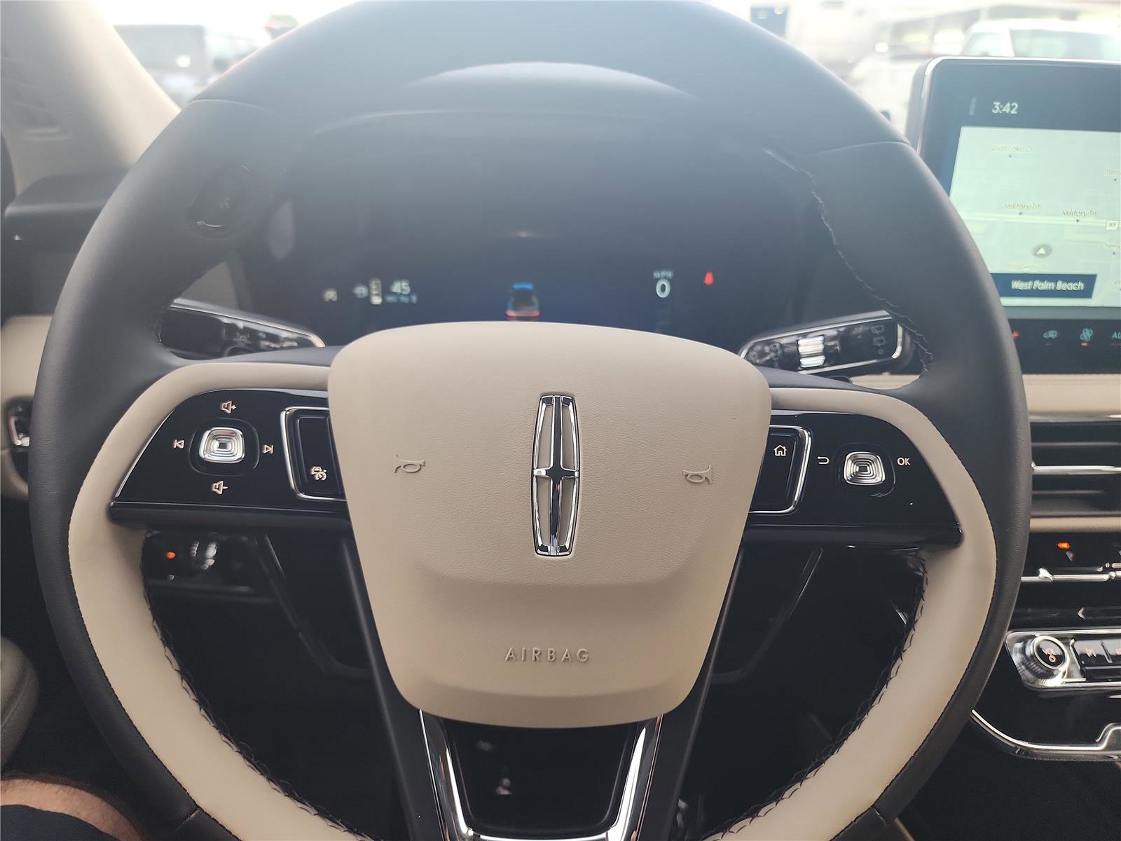 New 2026 Lincoln Corsair Premiere image 30