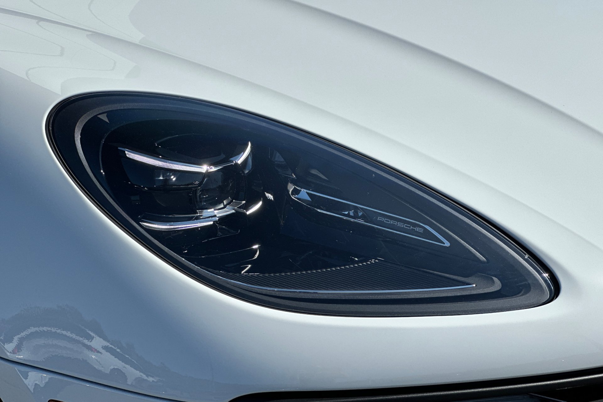 New 2026 Porsche Macan image 37