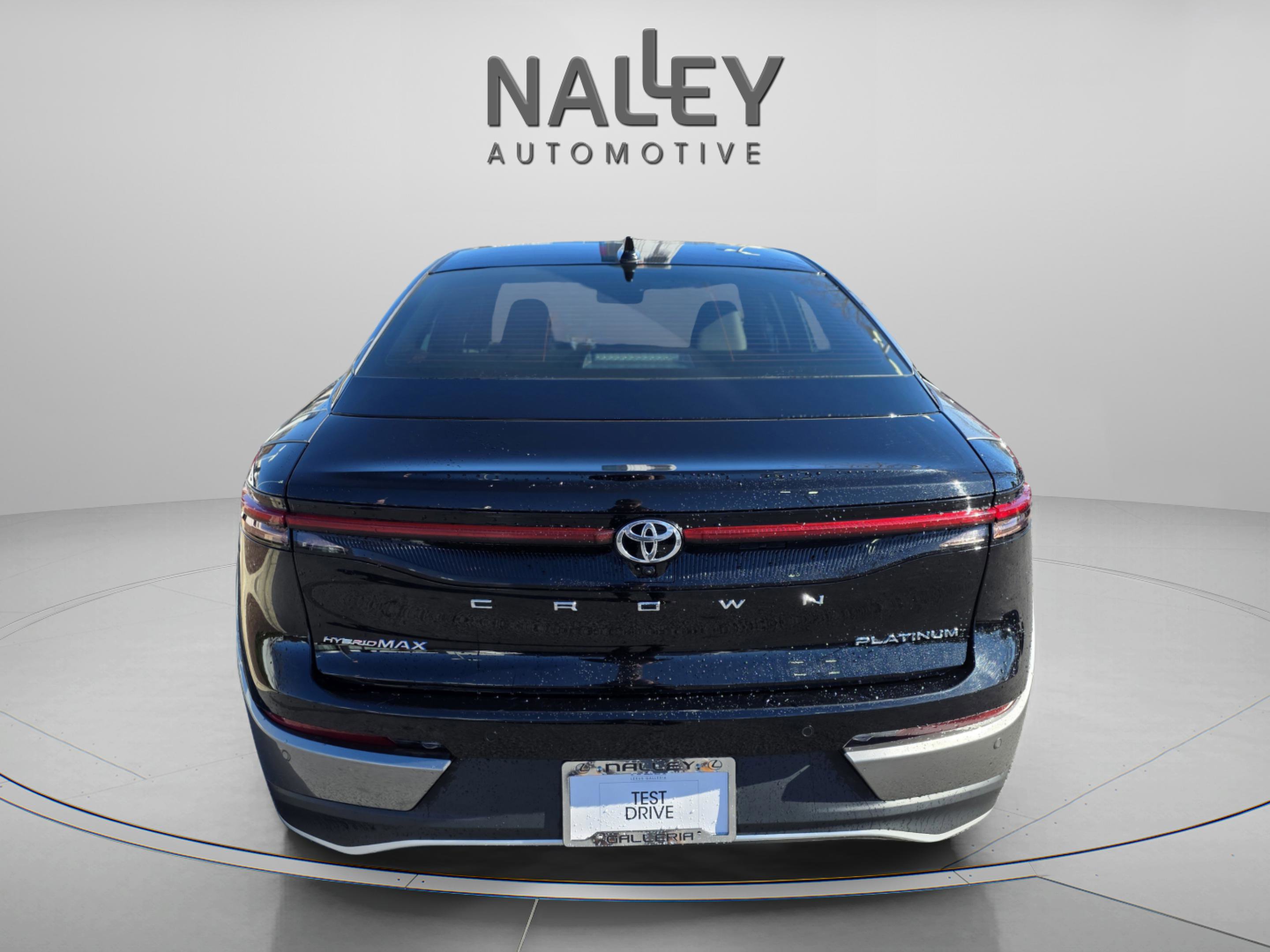 Used 2023 Toyota Crown Platinum image 5