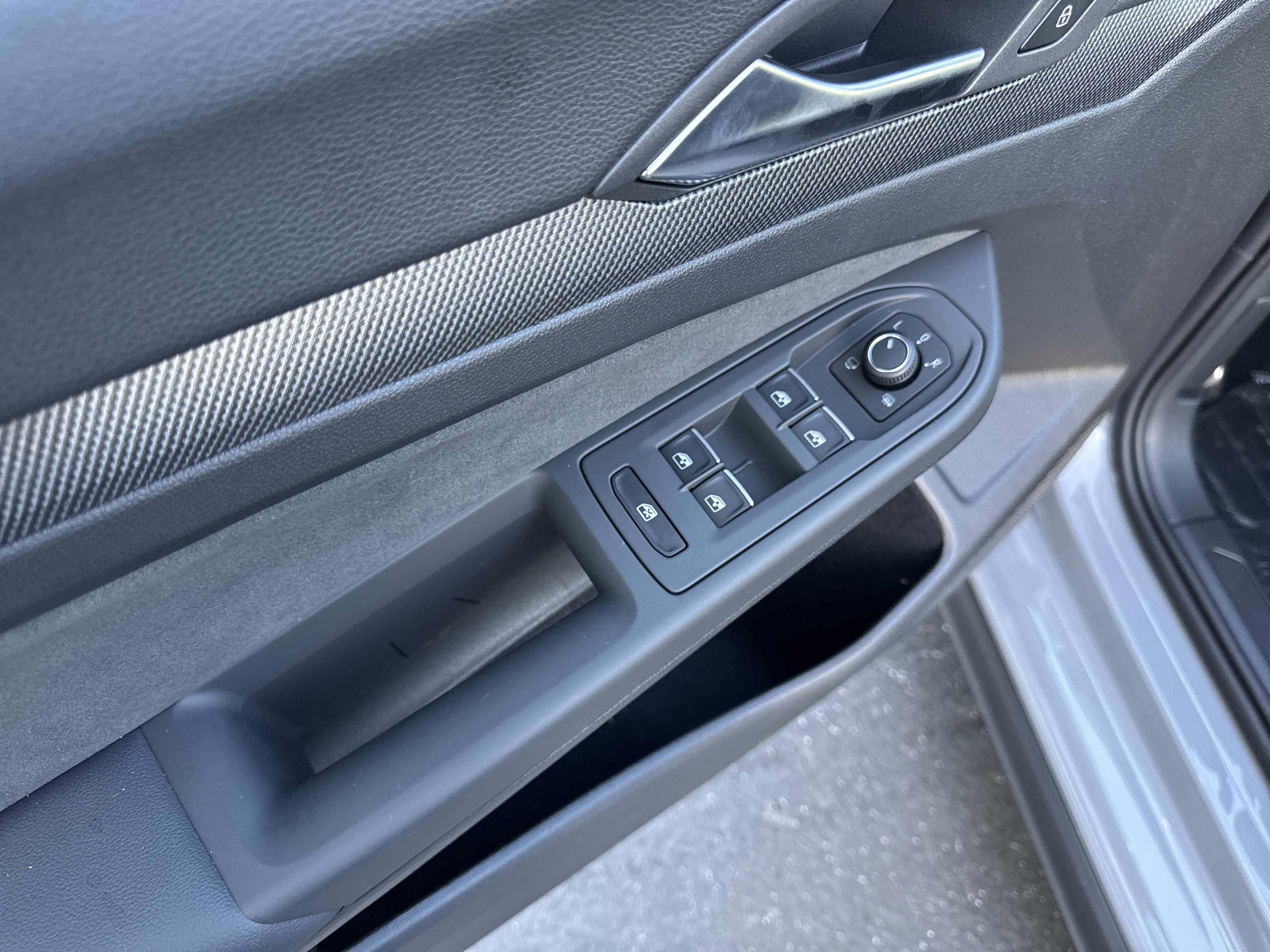 New 2026 Volkswagen Golf S FWD image 13