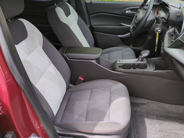 Used 2024 Chevrolet Trax RS w/ Driver Confidence Package FWD image 26