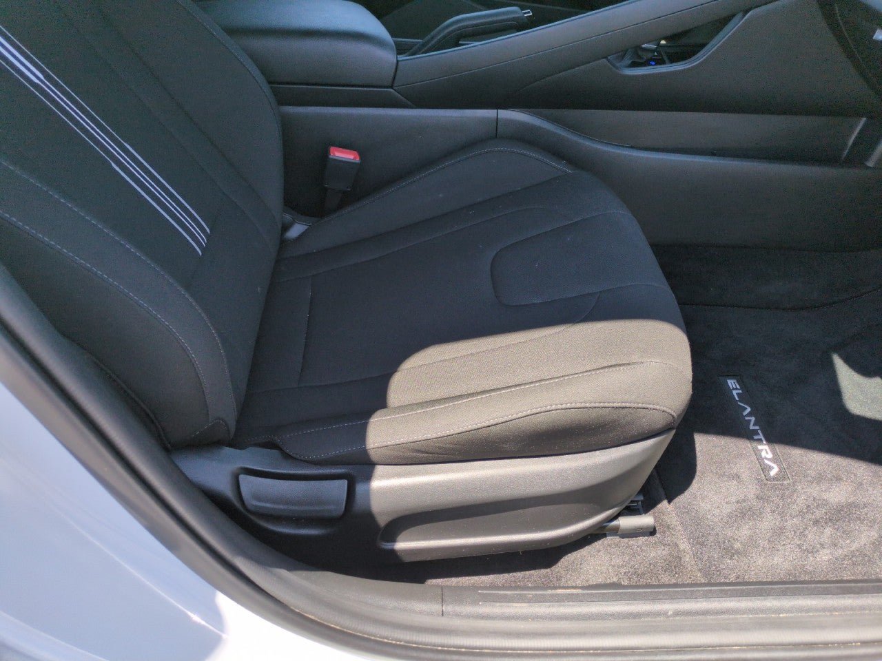 Used 2025 Hyundai Elantra Sport FWD image 27