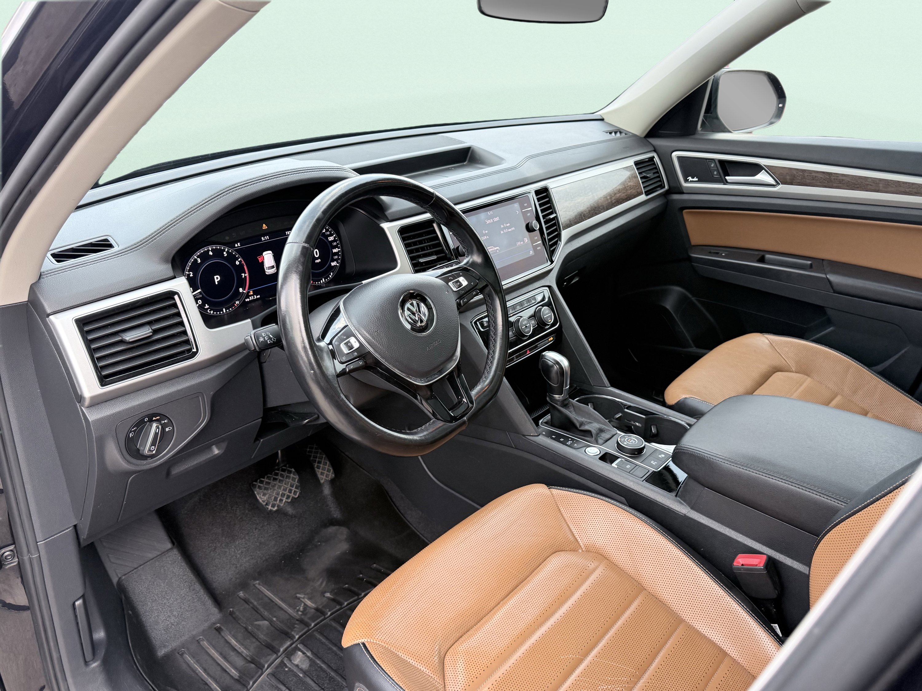 Used 2018 Volkswagen Atlas SEL Premium image 27