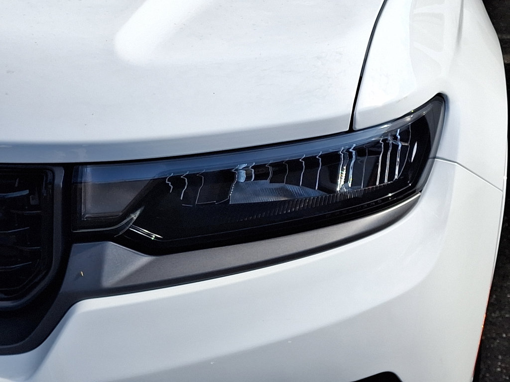New 2027 Jeep Grand Cherokee Summit AWD/4WD image 4