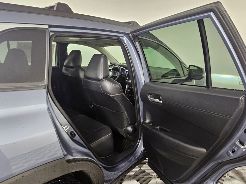 Used 2023 Toyota Corolla Cross XLE w/ Convenience Package image 34