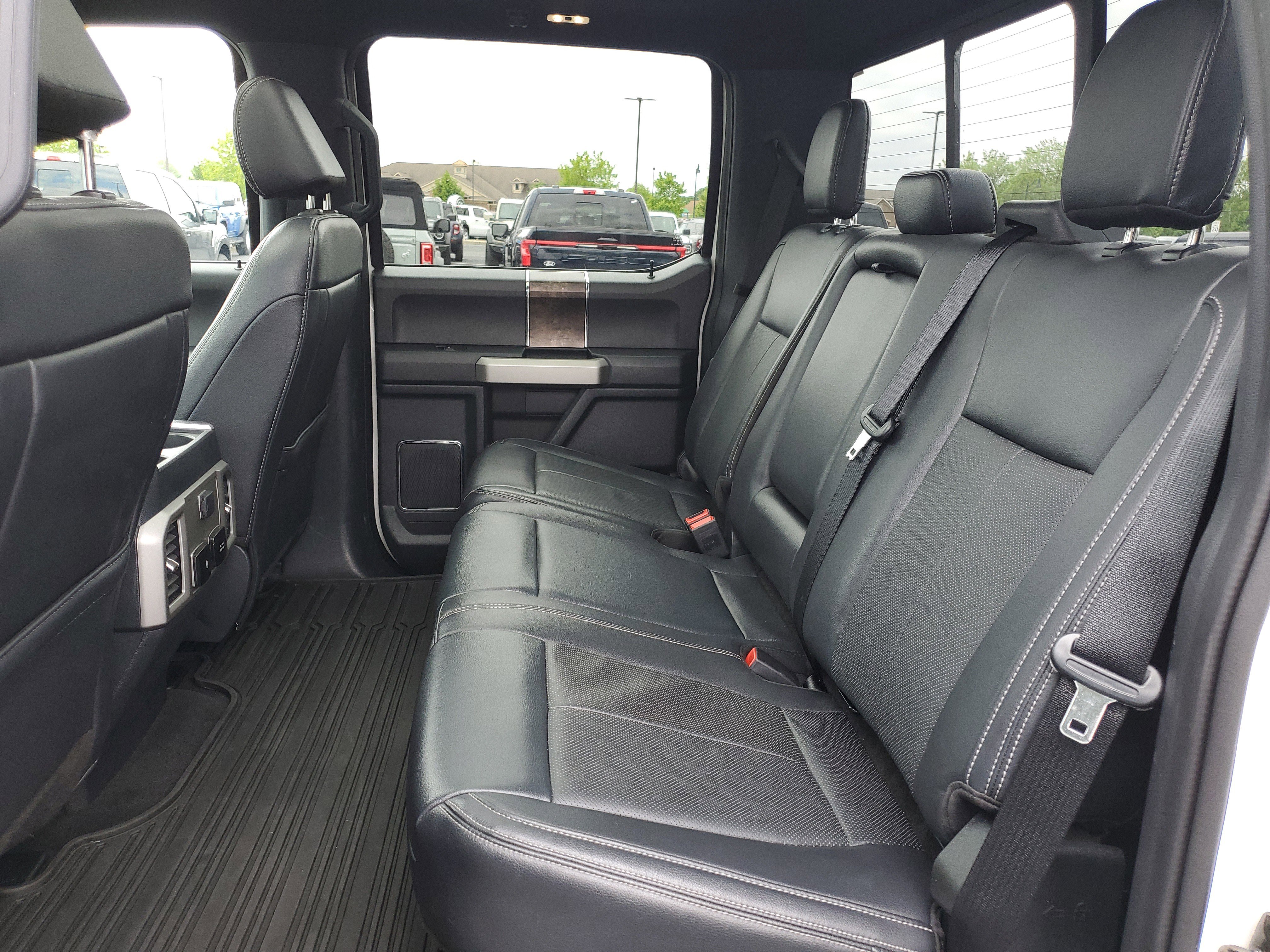 Used 2022 Ford F350 Lariat w/ Black Appearance Package AWD/4WD image 14