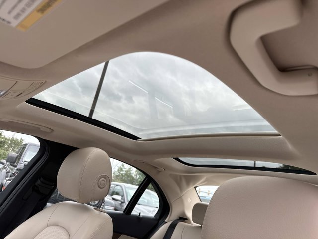 Used 2018 Mercedes-Benz C 300 4MATIC Sedan image 16
