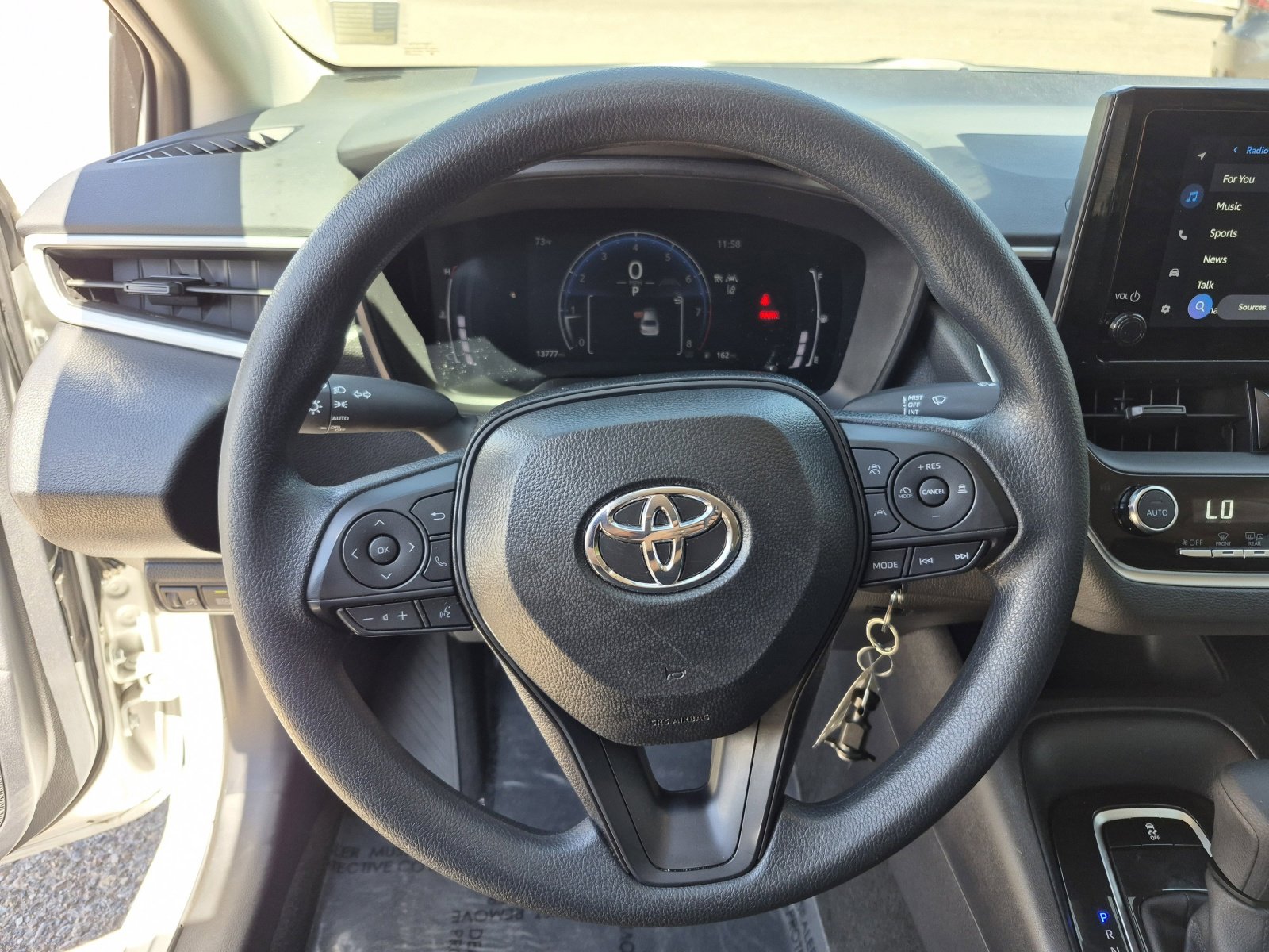Used 2026 Toyota Corolla LE FWD image 9